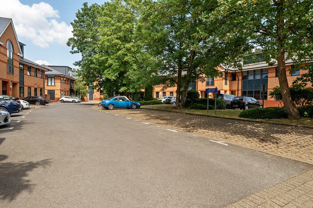 Furlong Road, Bourne End, SL8 photo 16