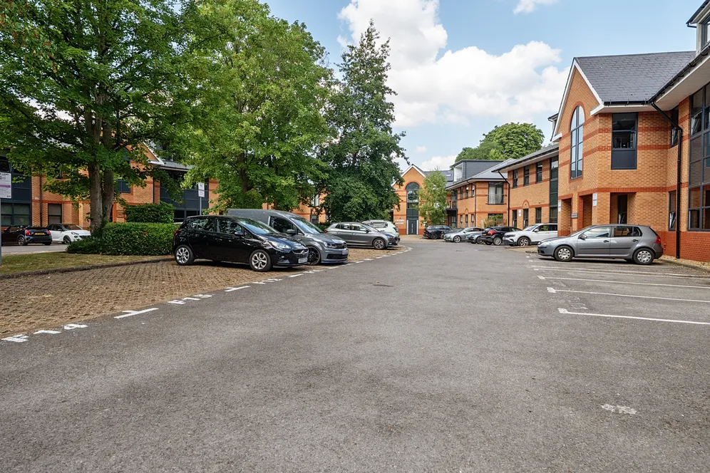 Furlong Road, Bourne End, SL8 photo 17