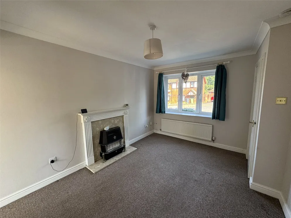 Property carousel item 4