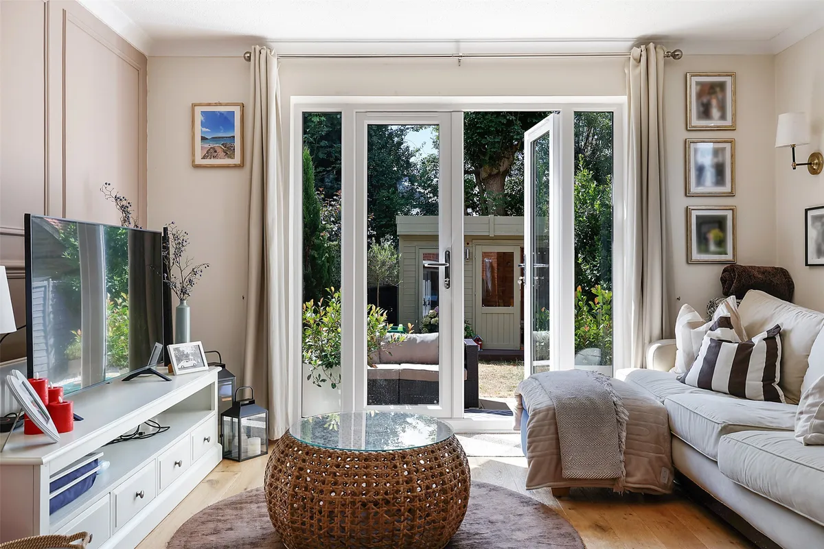 Owen Place, Leatherhead, Surrey, KT22
