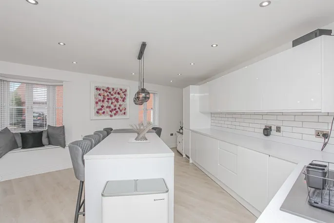Property carousel image 7