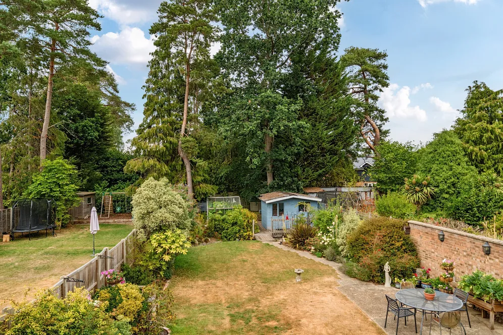 Ambleside Road, Lightwater, GU18 photo 2