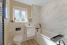 Sumners Fields, Horsham, RH13 photo 9