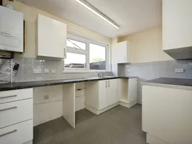 Westdale Walk, Kempston, Bedford thumb 2