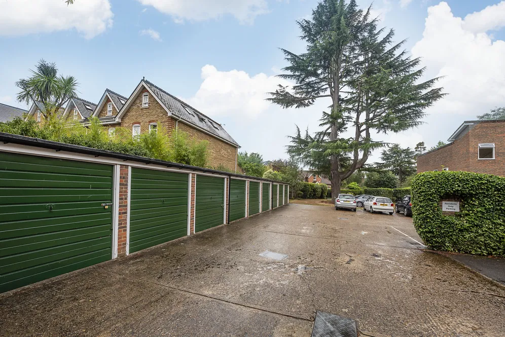 Cromwell Road, Teddington, TW11 photo 7