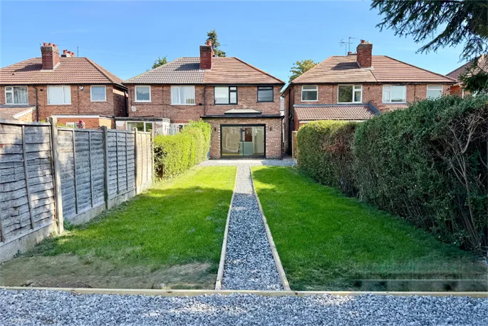 Property carousel image 32
