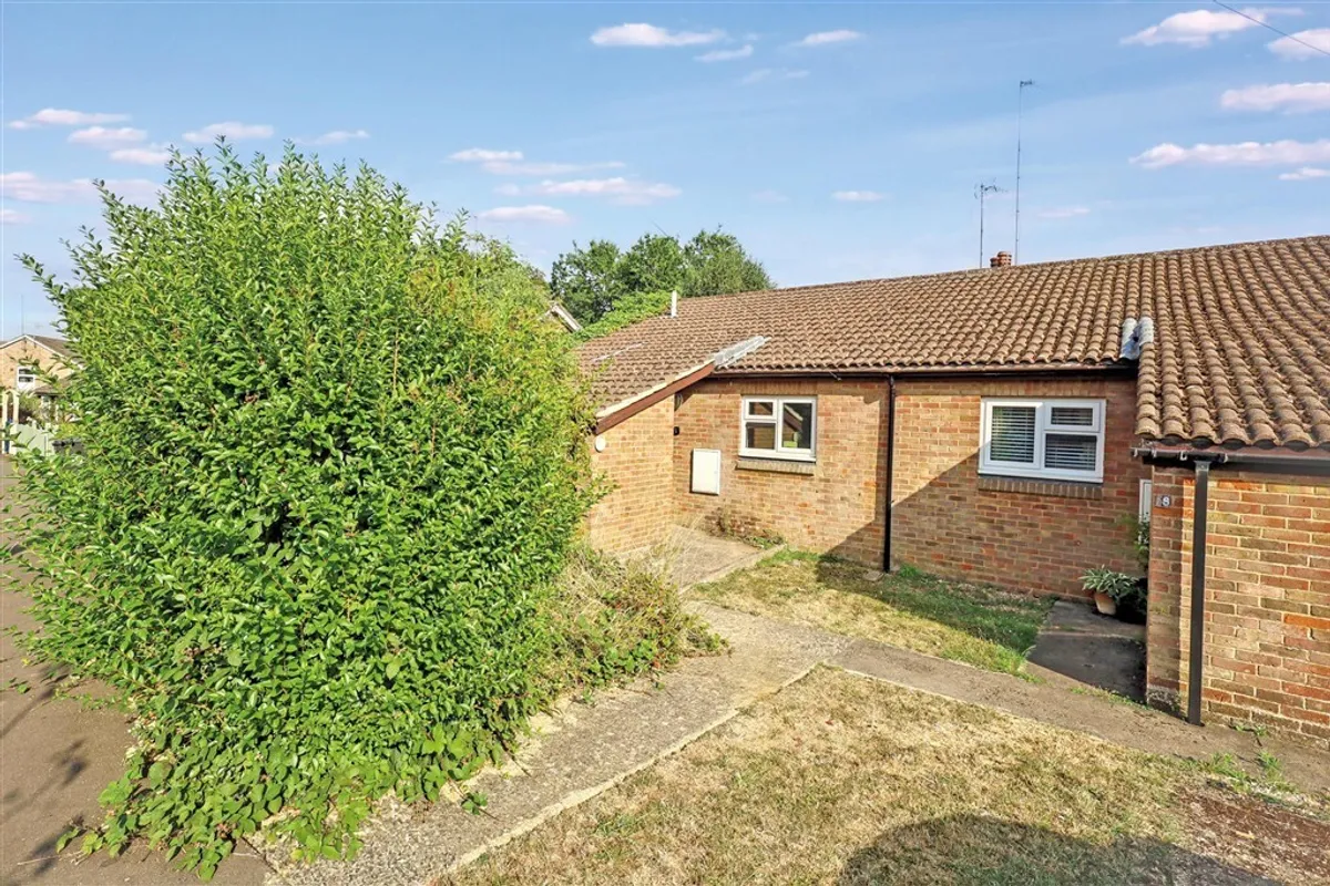 Turners Close, Bramfield, HERTFORD
