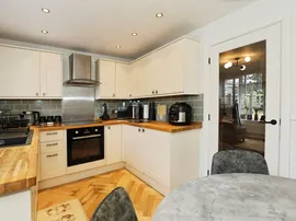 Claremont Close, Northwich thumb 3