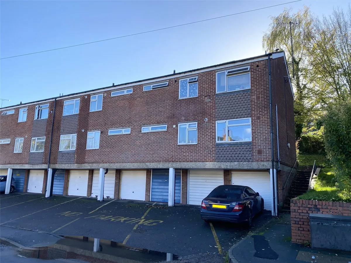 Holmesdale Road, North Holmwood, Surrey, RH5
