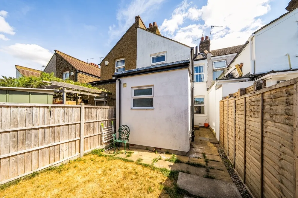 Elfrida Road Watford WD18 photo 7