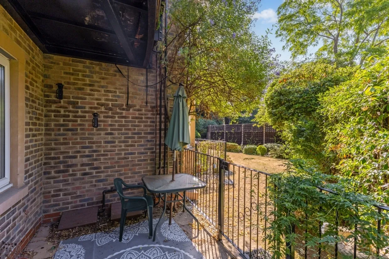 Blagdens Lane Southgate N14 photo 18