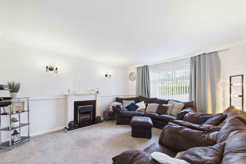 Queens Drive, Halesworth Image 2