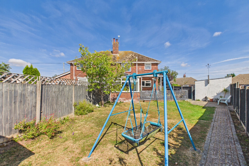 Queens Drive, Halesworth Image 4