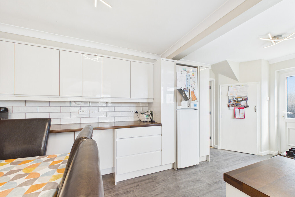 Queens Drive, Halesworth Image 8