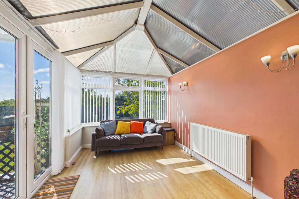 Queens Drive, Halesworth Image 10
