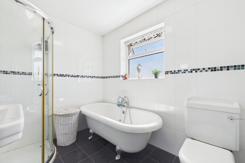 Queens Drive, Halesworth Image 16