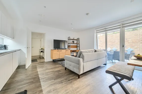 15 Dollis Valley Drive, Barnet, EN5