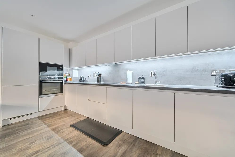 15 Dollis Valley Drive, Barnet, EN5 photo 2