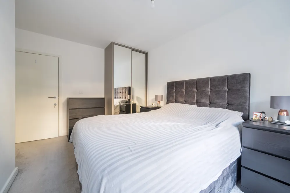 15 Dollis Valley Drive, Barnet, EN5 photo 3
