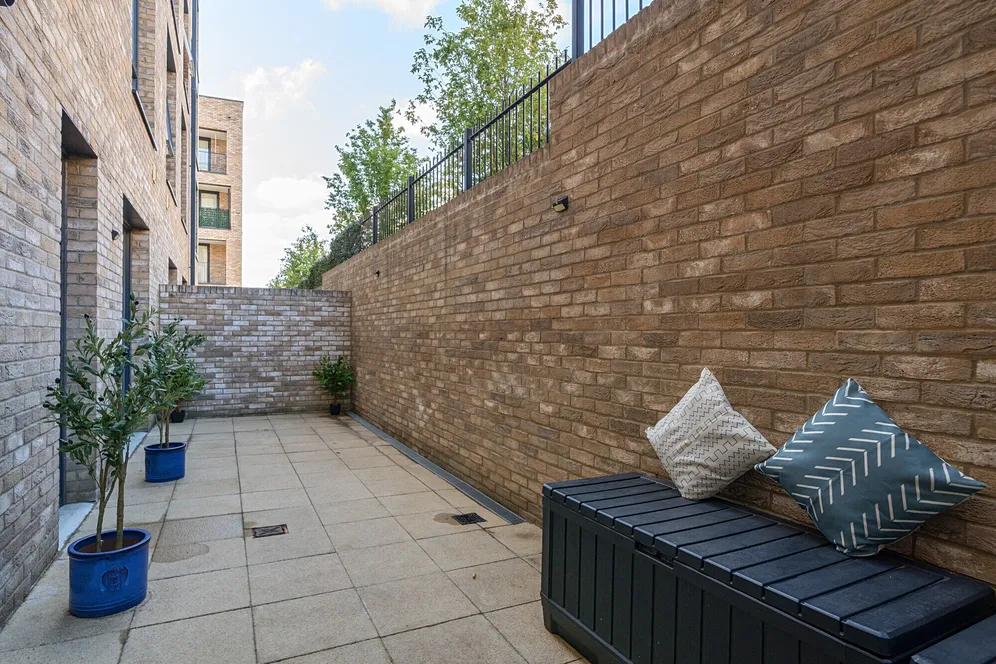 15 Dollis Valley Drive, Barnet, EN5 photo 18