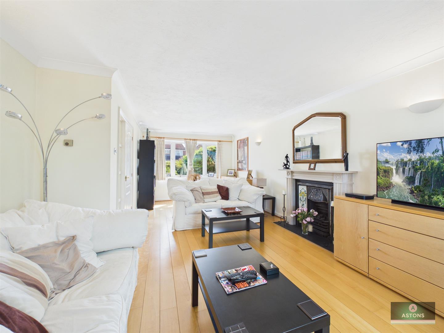 Moorland Road, Maidenbower Image 3