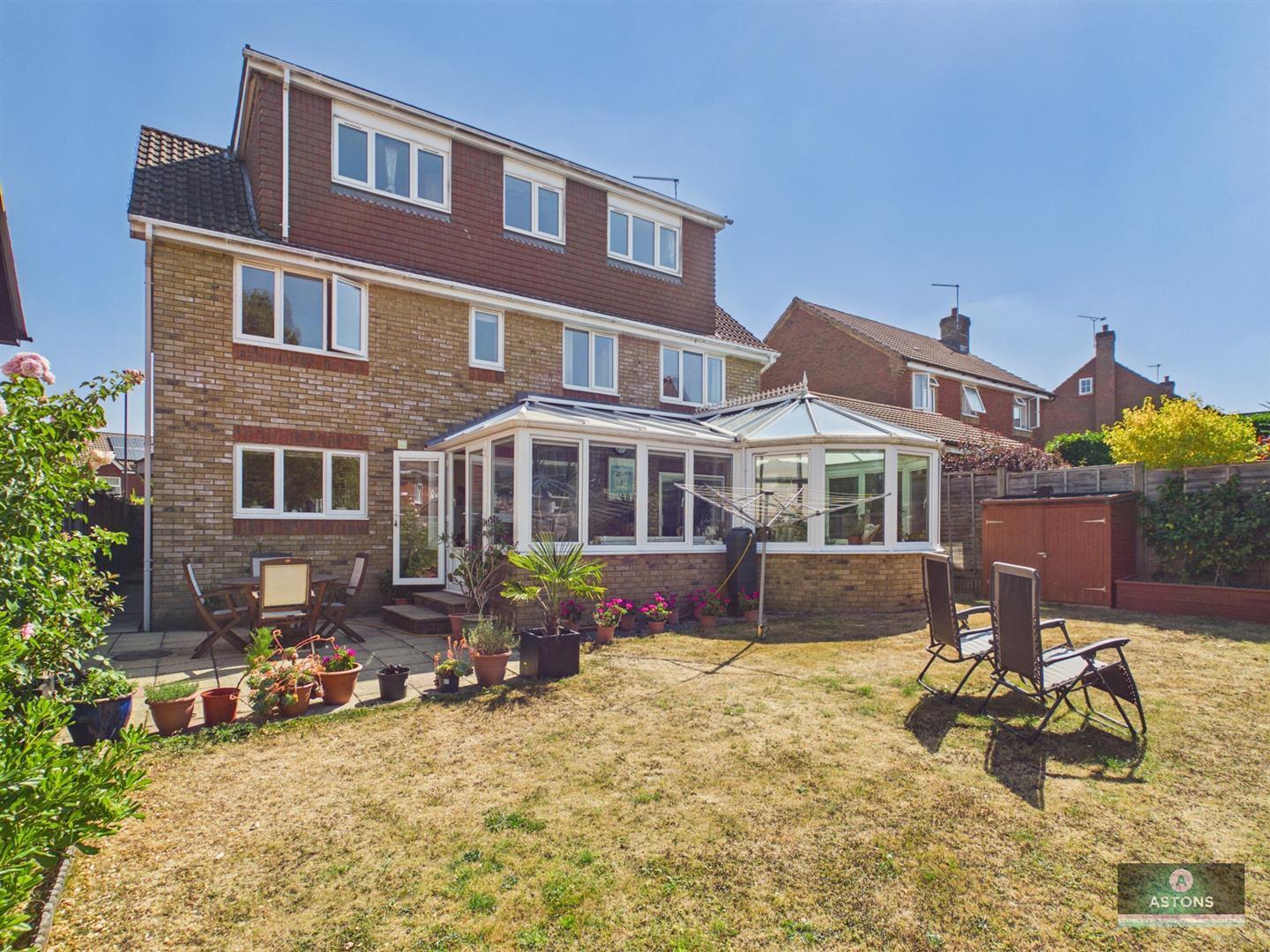 Moorland Road, Maidenbower Image 31