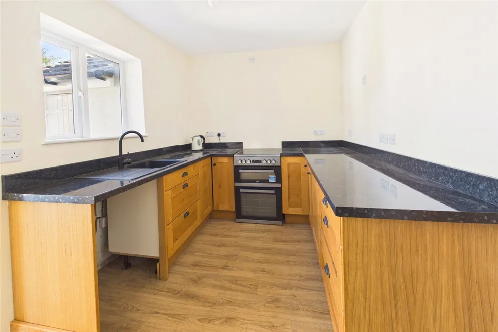 Property carousel item 7