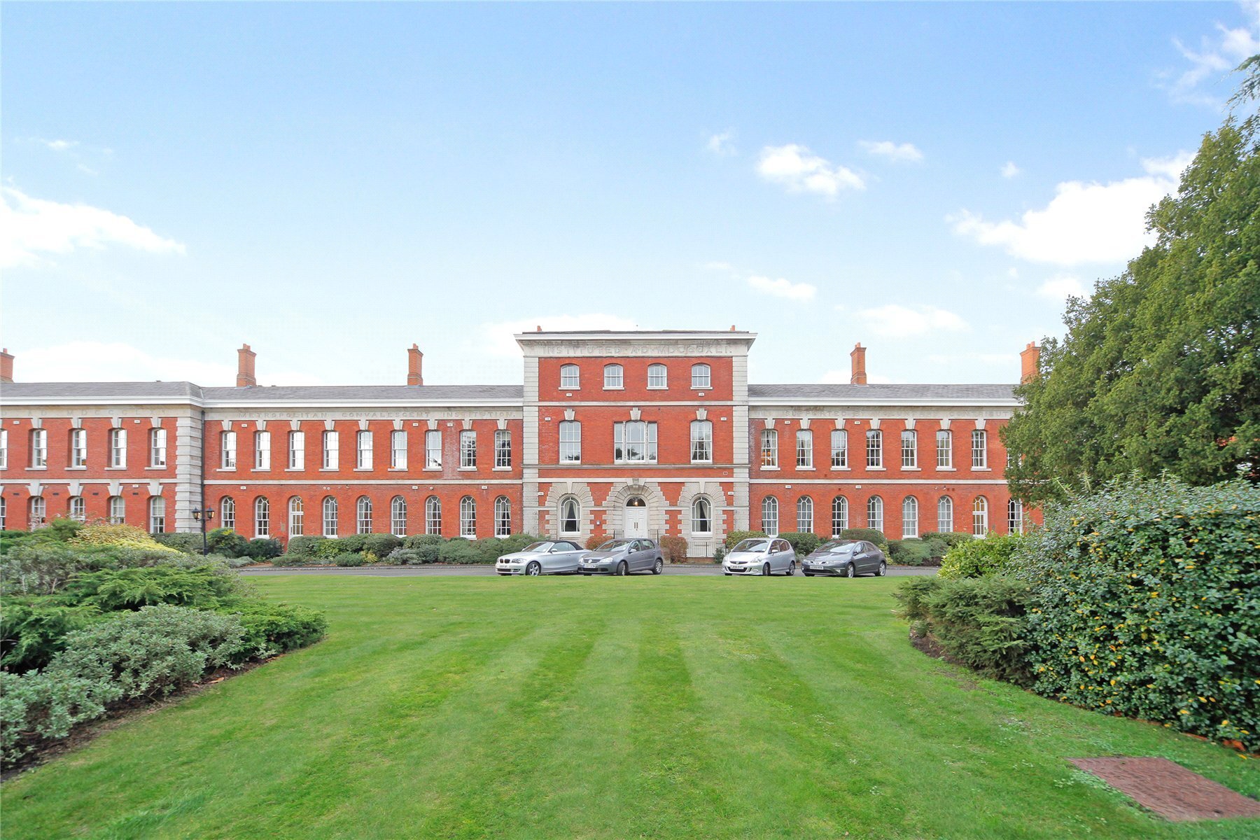Ellesmere Place