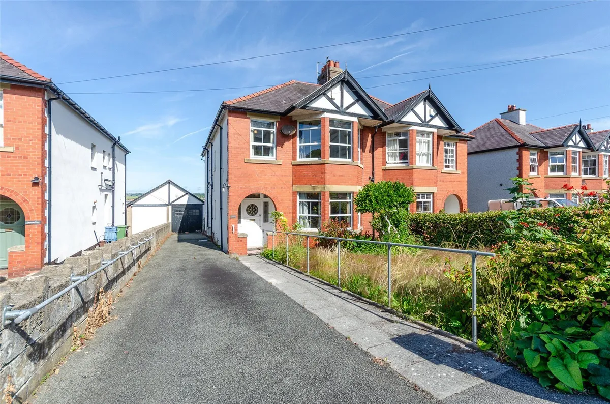 St. Davids Road, Caernarfon, Gwynedd, LL55