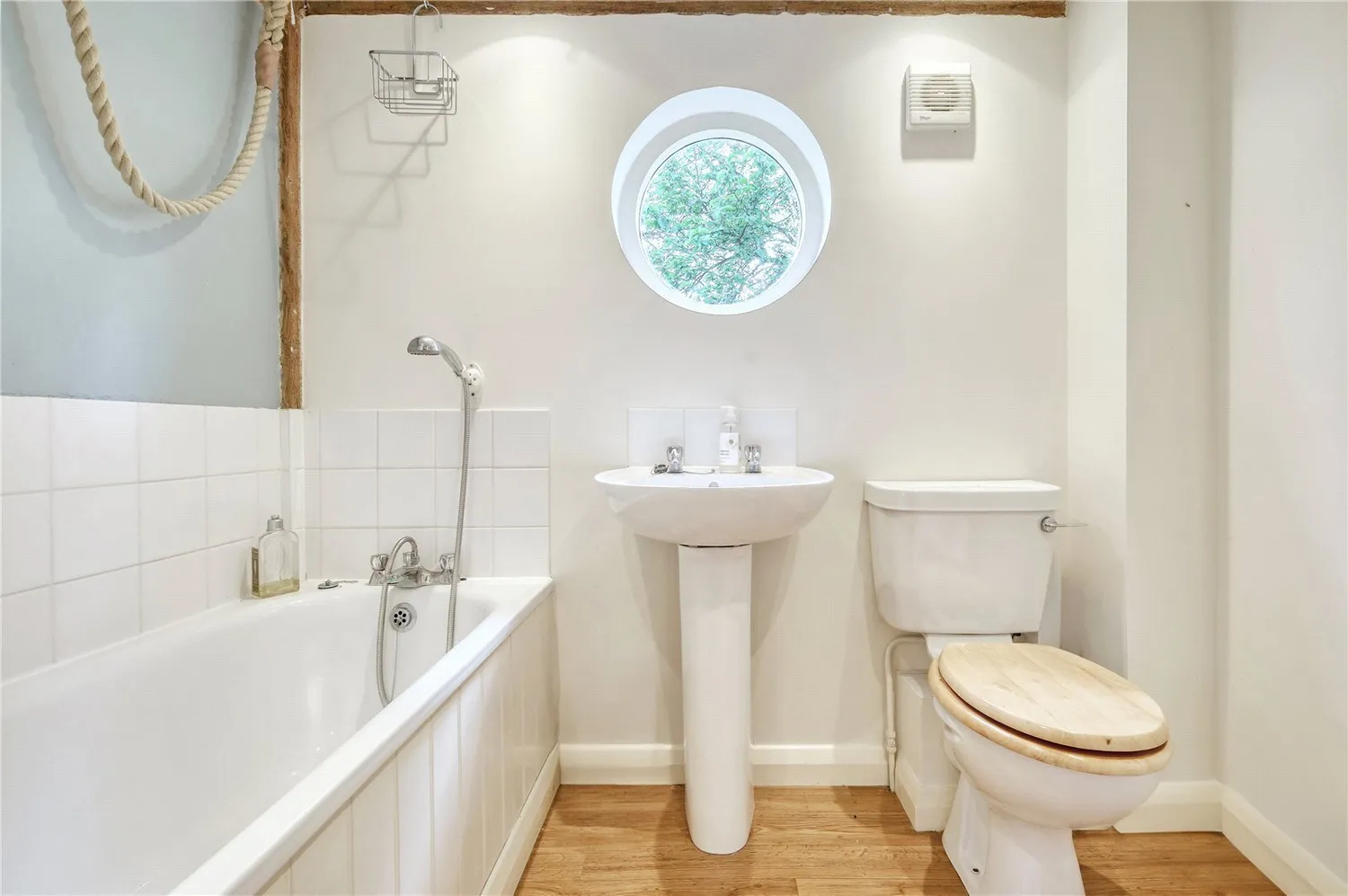Lamb Lane, Sible Hedingham, CO9 photo 32