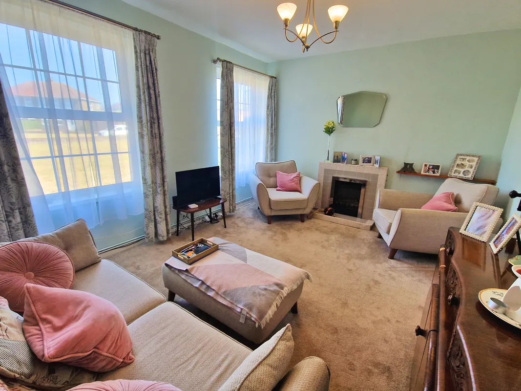 WOODLAND AVENUE, PORTHCAWL, CF36 5HT