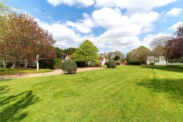 Lamb Lane, Sible Hedingham, CO9 photo 47