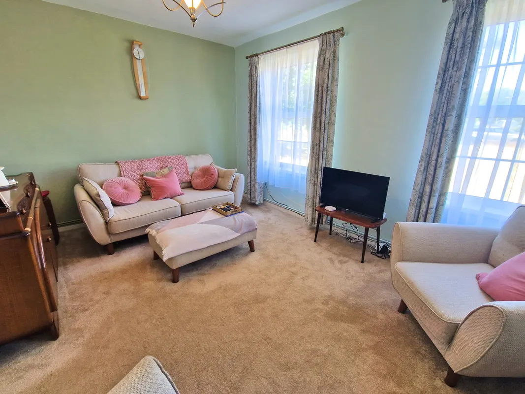 WOODLAND AVENUE, PORTHCAWL, CF36 5HT