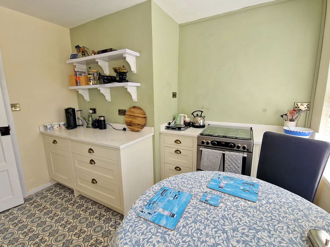 WOODLAND AVENUE, PORTHCAWL, CF36 5HT