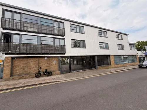 Warfield Road, Londonphoto