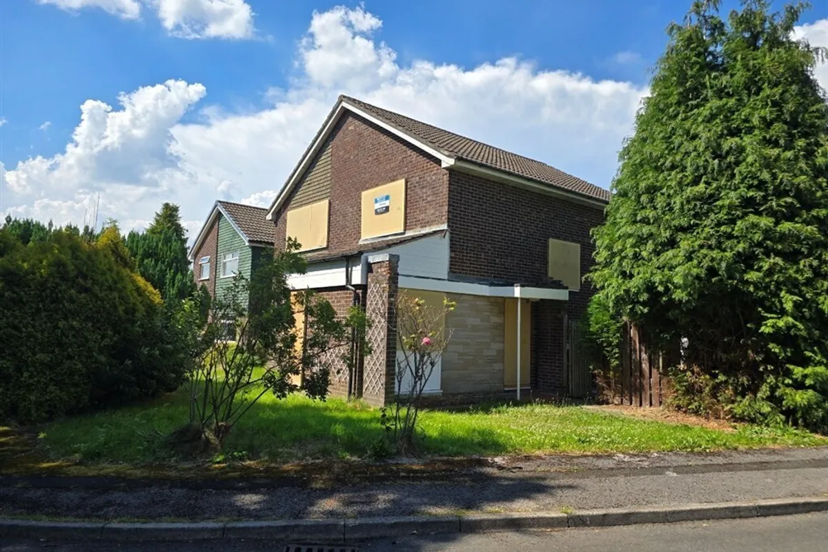 Dean Moor Road, Hazel Grove, STOCKPORT