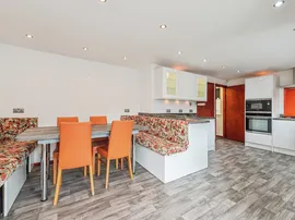 Brooke Street, Rastrick, Brighouse thumb 3
