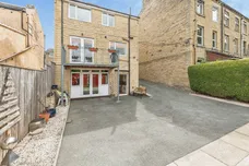 Brooke Street, Rastrick, Brighouse