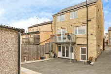 Brooke Street, Rastrick, Brighouse