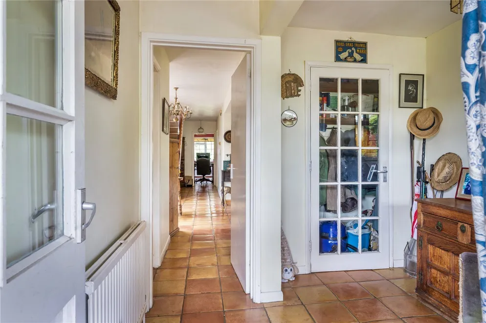 Property carousel item 4