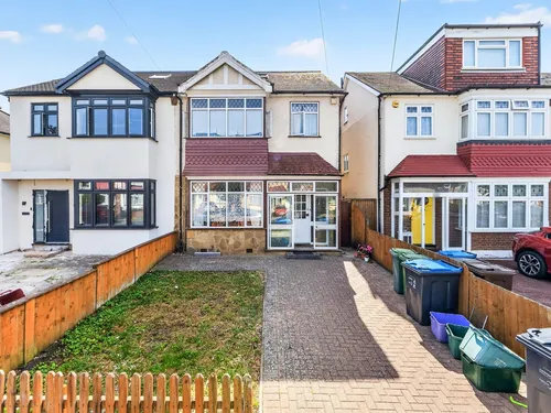 Maycross Avenue, MORDENphoto