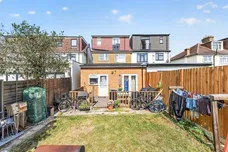 Maycross Avenue, MORDEN