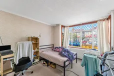 Maycross Avenue, MORDEN