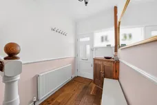 Pelton Avenue, Sutton