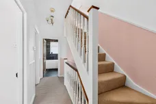 Pelton Avenue, Sutton