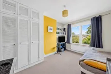 Pelton Avenue, Sutton