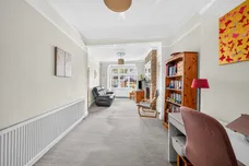 Pelton Avenue, Sutton