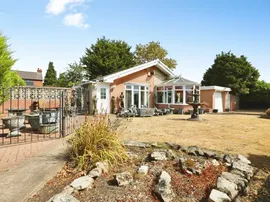 Broadwater Drive, Dunscroft, Doncaster photo