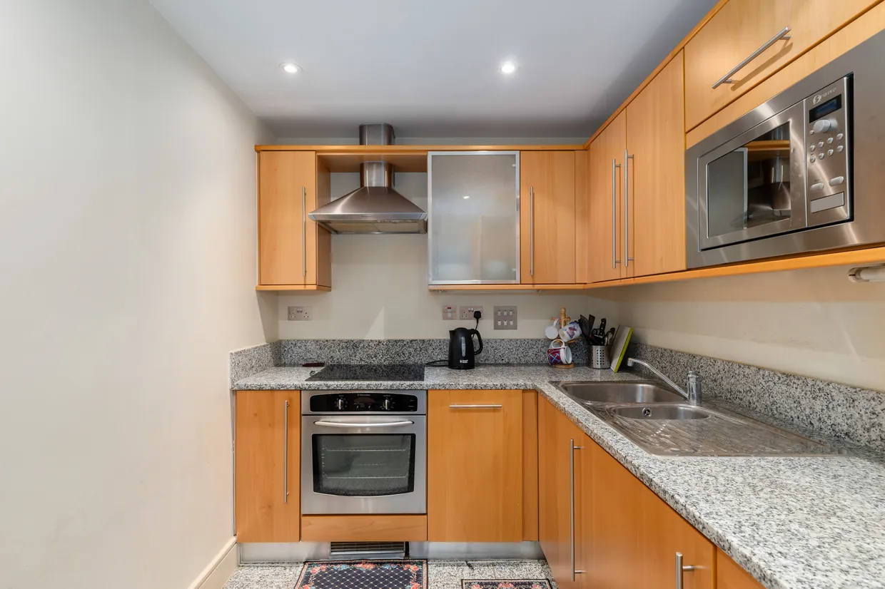 Cayenne Court, London, SE1 photo 9
