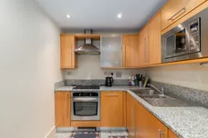 Cayenne Court, London, SE1 photo 9